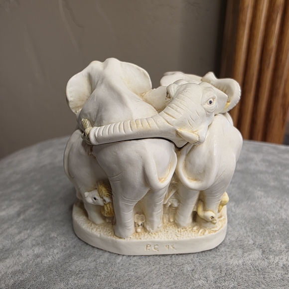 Harmony Kingdom "Ed's Safari" Figurine Made In England Animal Trinket Box - Picture 6 of 11